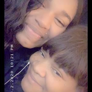 Meet your Posher, Valishia